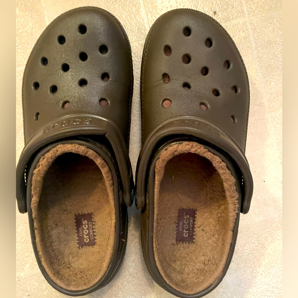 All brown lined crocs. Men’s size 8/women’s size 10.